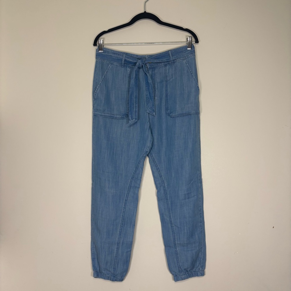 Azure Skies Chambray Joggers with Tie Belt | Light‎ Wash | 100% Lyocell | Size 4